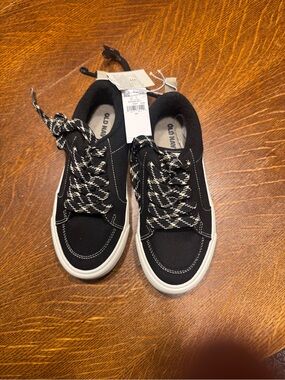 Old Navy Black and White Low-Top Canvas Sneakers